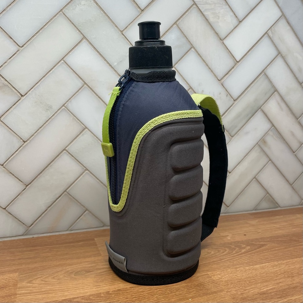 Arctic Zone Water Bottle w Insulated Wrap Case - 1 Litre - Grey / Blue / Green